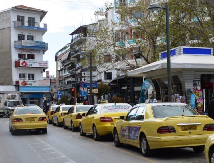 Ταξί: Σε ισχύ τα νέα κόμιστρα – Πώς διαμορφώνονται οι τιμές