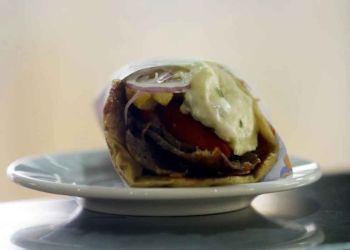 Το πιο ακριβό σουβλάκι στον κόσμο κοστίζει 17 ευρώ και το φτιάχνει Έλληνας του εξωτερικού