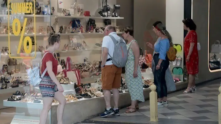 Υποχρεωτικά κλειστά τα εμπορικά καταστήματα την ημέρα του Αγίου Πνεύματος Υποχρεωτικά κλειστά τα εμπορικά καταστήματα την ημέρα του Αγίου Πνεύματος