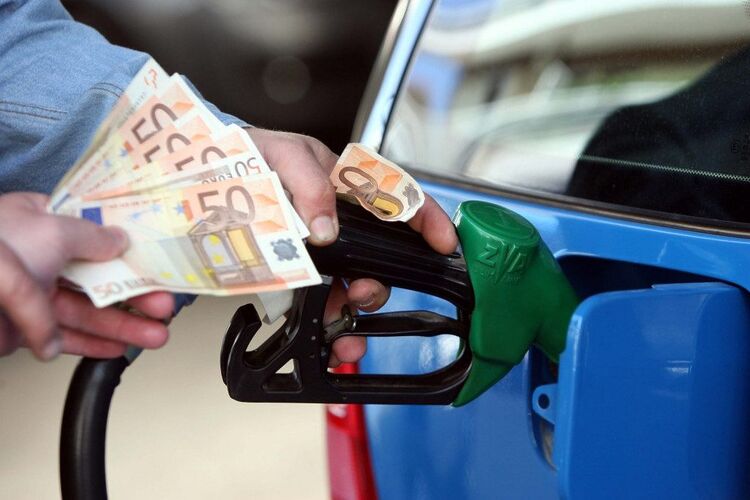 Fuel Pass 2: Έως Και 100 Ευρώ Η Επιδότηση Στα Καύσιμα