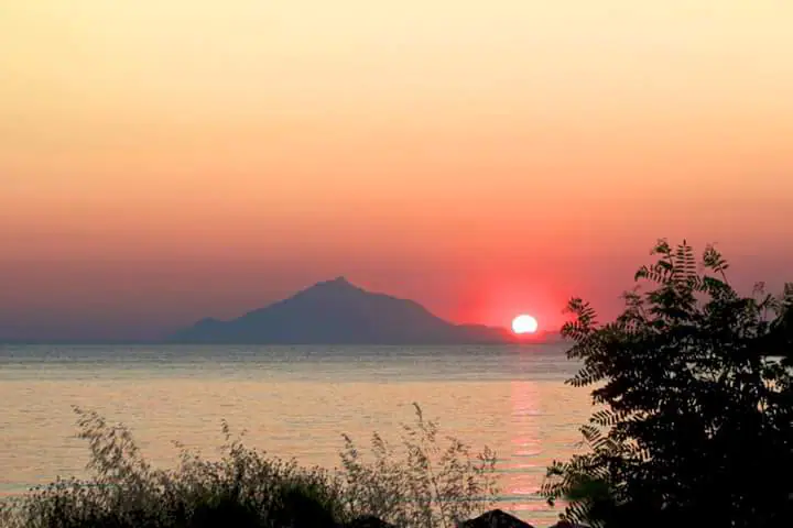 Άθως σκιάζει νώτα Λημνίας βοός Άθως σκιάζει νώτα Λημνίας βοός