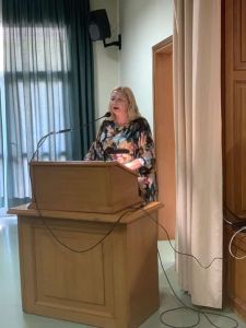 Εφηβεία: μια σημαντική μετάβαση για παιδιά και γονείς Εφηβεία: μια σημαντική μετάβαση για παιδιά και γονείς