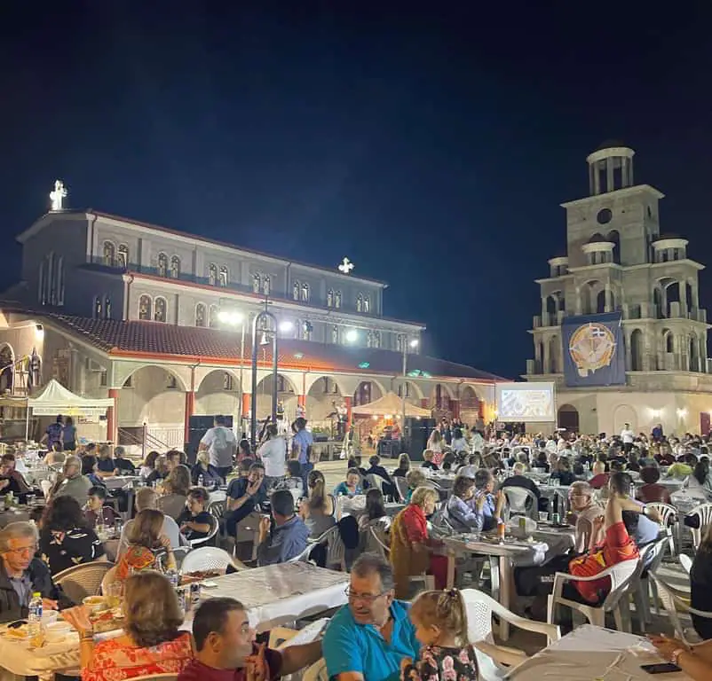 Η γιορτή της Πεντηκοστής στον Ιερό Ναό Αγίου Ευθυμίου και Χριστοφόρου Η γιορτή της Πεντηκοστής στον ιερό Ναό Αγίου Ευθυμίου και Χριστοφόρου