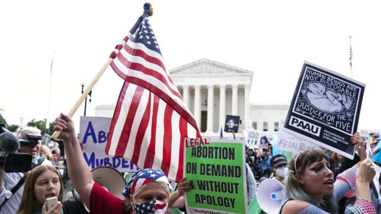 ΗΠΑ: Το δικαίωμα στην άμβλωση ανατράπηκε μετά από 50 χρόνια