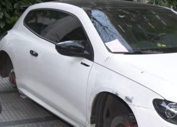 Θεσσαλονίκη: Βρήκε Το Αυτοκίνητό Του Χωρίς Ρόδες Και Έλαβε Κλήση Για Παράνομη Στάθμευση