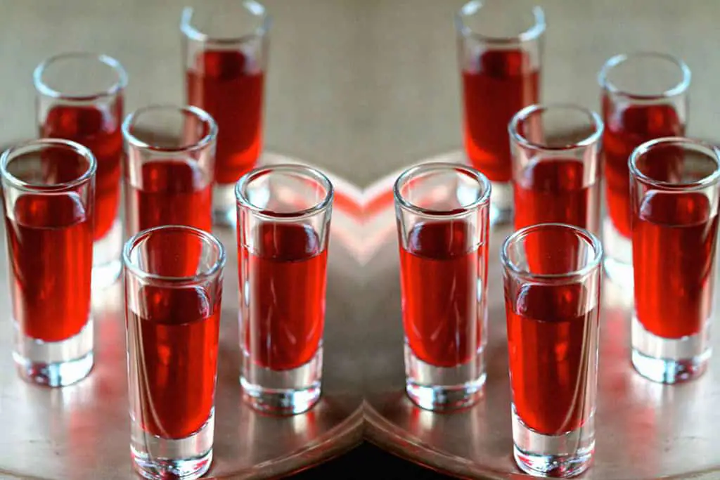 Λικέρ βύσσινο – εύκολη παραδοσιακή σπιτική συνταγή Λικέρ βύσσινο – εύκολη παραδοσιακή σπιτική συνταγή