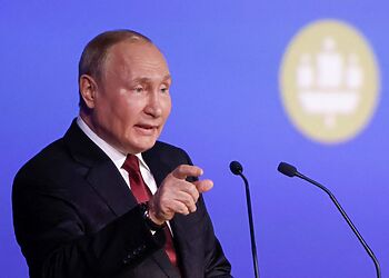 Ρωσία: Ο Πούτιν Αμφισβητεί Τον «Μονόδρομο» Της Δύσης