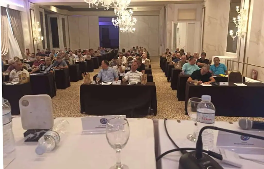 Στέλιος Καλαϊτζίδης και Παναγιώτης Παρασίδης στην Γενική Συνέλευση της Ένωσης Προπονητών Ελλάδος Στέλιος Καλαϊτζίδης και Παναγιώτης Παρασίδης στην Γενική Συνέλευση της Ένωσης Προπονητών Ελλάδος