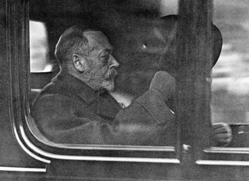 Τελευταία λόγια 10 διάσημων: Από το φως του Γκαίτε στη βρισιά του Γεωργίου του Ε’ και στην ειρωνεία του Χάμφρεϊ Μπόγκαρντ Τελευταία λόγια 10 διάσημων: Από το φως του Γκαίτε στη βρισιά του Γεωργίου του Ε’ και στην ειρωνεία του Χάμφρεϊ Μπόγκαρντ