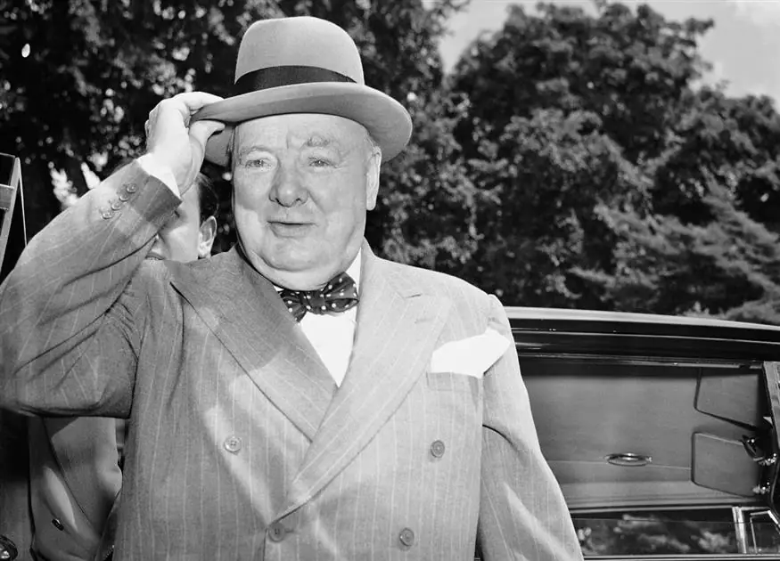 Τελευταία λόγια 10 διάσημων: Από το φως του Γκαίτε στη βρισιά του Γεωργίου του Ε’ και στην ειρωνεία του Χάμφρεϊ Μπόγκαρντ Τελευταία λόγια 10 διάσημων: Από το φως του Γκαίτε στη βρισιά του Γεωργίου του Ε’ και στην ειρωνεία του Χάμφρεϊ Μπόγκαρντ