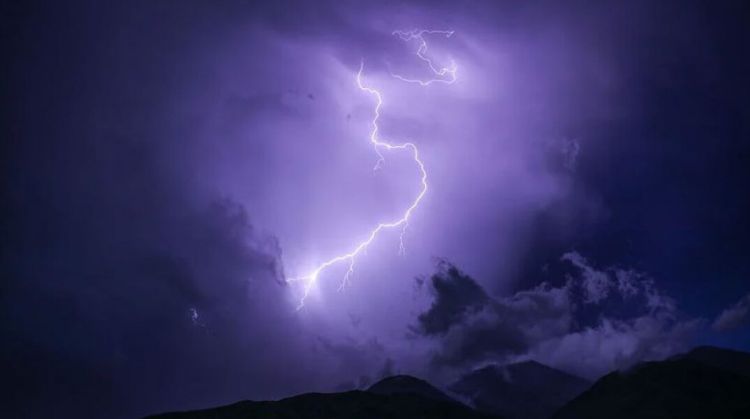 Έκτακτο δελτίο επιδείνωσης καιρού: Έρχονται καταιγίδες, κεραυνοί, χαλάζι – Πού θα χτυπήσουν