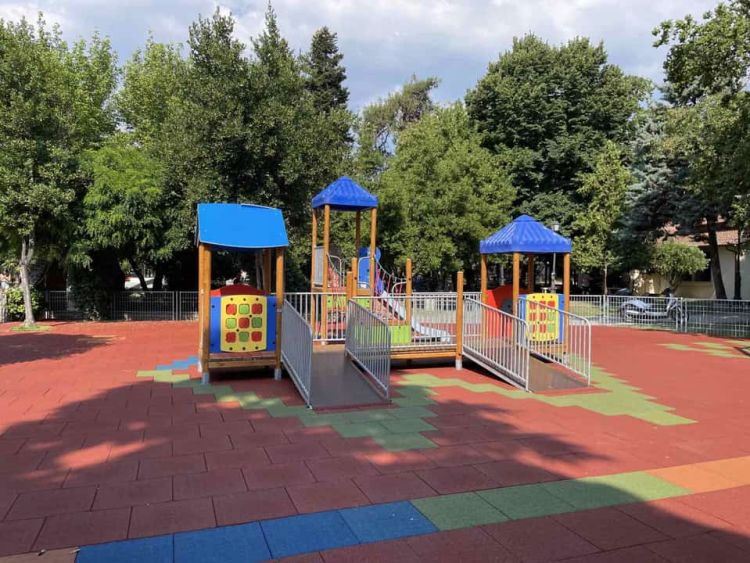 Δήμος Κατερίνης: Πρότυπες παιδικές χαρές με χρώμα & ασφάλεια Δήμος Κατερίνης: Πρότυπες παιδικές χαρές με χρώμα & ασφάλεια