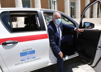 Δωρεά πυροσβεστικού οχήματος από τη Βουλή των Ελλήνων