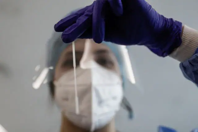 Εφιαλτικές προβλέψεις για 6ο κύμα κορονοϊού - Μπορεί να διαρκέσει εβδομάδες Εφιαλτικές προβλέψεις για 6ο κύμα κορονοϊού – Μπορεί να διαρκέσει εβδομάδες