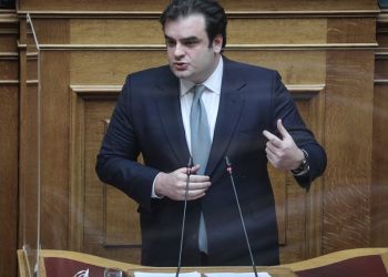 Η χώρα πολιτογραφείται στο μέλλον