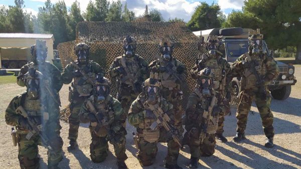 Καβάλα: Ο Λόχος Βιολογικής Αμυνας στις έρευνες για τη συντριβή του Antonov – Θρίλερ με τη λευκή ουσία;