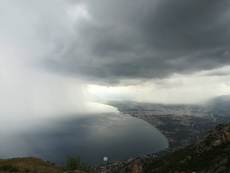 Καιρός – Μαρουσάκης: Επικίνδυνες καταστάσεις – Πρόβλεψη για πάνω από 70 τόνους νερού ανά στρέμμα