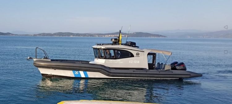 Κατερίνη: Προσάραξε πλωτός γερανός – εκσκαφέας κατά τη μετακίνηση της αγκυροβολίας του