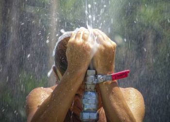 Καύσωνας: Τι πρέπει να κάνουμε για να μην πάθουμε θερμοπληξία