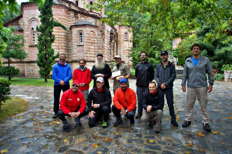 Μια πέτρα από την Ιορδανία, στο πιο ψηλό εκκλησάκι του Ολύμπου