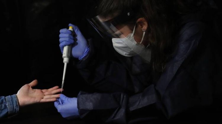 Ποια τα συχνότερα συμπτώματα της long covid: Γιατί πρέπει άμεσα να δημιουργηθούν ειδικές δομές – Ο καθηγητής Γουργουλιάνης εξηγεί Ποια τα συχνότερα συμπτώματα της Long Covid: Γιατί πρέπει άμεσα να δημιουργηθούν ειδικές δομές – Ο καθηγητής Γουργουλιάνης εξηγεί