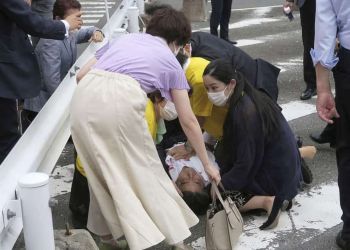 Σίνζο Άμπε: Πυροβόλησαν τον πρώην πρωθυπουργό της Ιαπωνίας ενώ έδινε ομιλία