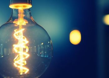 Σκρέκας: Επιδότηση ρεύματος 0,20 ευρώ/kwh τον Ιούλιο σε όλες τις κατοικίες