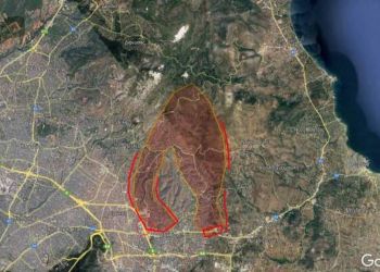 Φωτιά στην Πεντέλη: Το πύρινο «Λ» που κατακαίει την Αττική