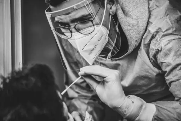 «Χαμός» με τα ενεργά κρούσματα στην Ελλάδα «Χαμός» με τα ενεργά κρούσματα στην Ελλάδα