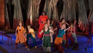 51ο  Φεστιβάλ Ολύμπου: Την κωμωδία του Αριστοφάνη «Θεσμοφοριάζουσες» σε σκηνοθεσία Γιάννη Μπέζου απόλαυσε το κοινό