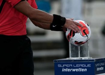 Super League: Υπέρ Της Επαγγελματικής Διαιτησίας Οι Ομάδες, Η Πλειοψηφία Θέλει Κλάτενμπεργκ