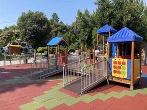 Δήμος Κατερίνης: Πρότυπες παιδικές χαρές με χρώμα & ασφάλεια