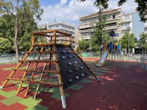 Δήμος Κατερίνης: Πρότυπες παιδικές χαρές με χρώμα & ασφάλεια