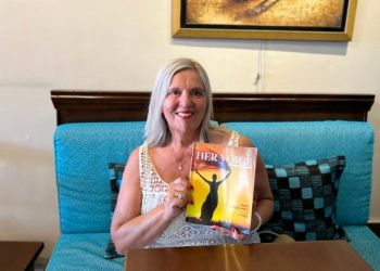 Ελληνίδα της Αυστραλίας δίνει «φωνή» σε 42 γυναίκες με το βιβλίο της