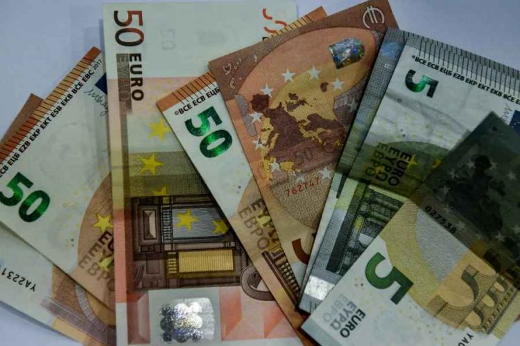 ΟΑΕΔ – ΔΥΠΑ: Επίδομα 227 ευρώ, οι δικαιούχοι και η αίτηση