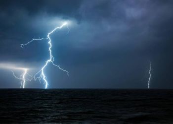 Έκτακτο δελτίο καιρού: Έρχονται βροχές, κεραυνοί και χαλάζι