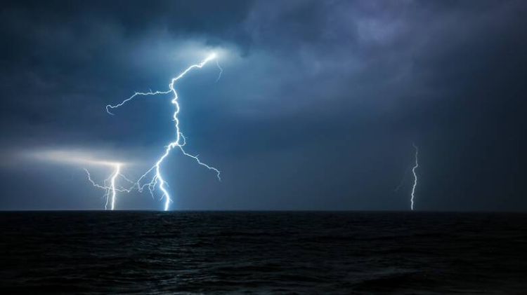 Έκτακτο δελτίο καιρού: Έρχονται βροχές, κεραυνοί και χαλάζι