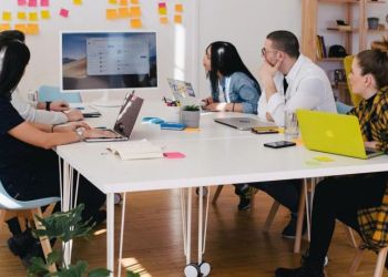 Έρχεται πρόγραμμα επιδότησης νέων για τη δημιουργία επιχείρησης με κεφάλαιο κίνησης 14.800 ευρώ