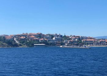 Αμμουλιανή: Το νησάκι που σε καθημερινή βάση 20πλασιάζει τον πληθυσμό του!