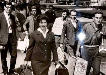 Από τον σταθμό του Μονάχου στο εργοστάσιο της γερμανικής αυτοκινητοβιομηχανίας