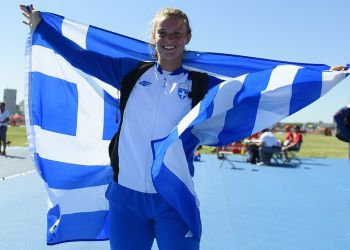 «Δεν θα γίνεις Ελληνας ποτέ, Αλβανέ, Αλβανέ» – Οταν η Ελίνα Τζένγκο «καρφώνει» τον ρατσισμό