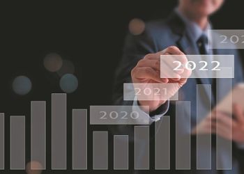 Εκπλήσσει η ανθεκτικότητα της ελληνικής οικονομίας – Πρόβλεψη για ανάπτυξη το 2022 με ρυθμό 5 6%