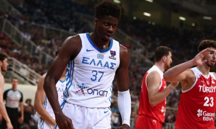 Ελλάδα – Τουρκία 89 80: Ο Κώστας έγινε Γιάννης και η Εθνική πήρε το Ακρόπολις μετά από σκυλομαχία