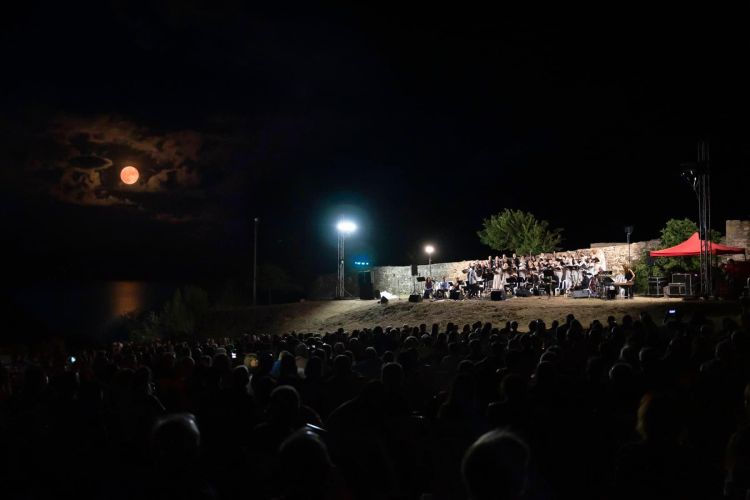 Ευχαριστήριο μαέστρου Ευθύμη Μαυρίδη Ευχαριστήριο μαέστρου Ευθύμη Μαυρίδη