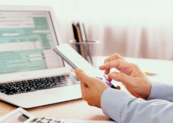 Η ώρα της εφορίας: Τι πληρώνουμε τον Αύγουστο – Oι δόσεις και η έκπτωση 3%