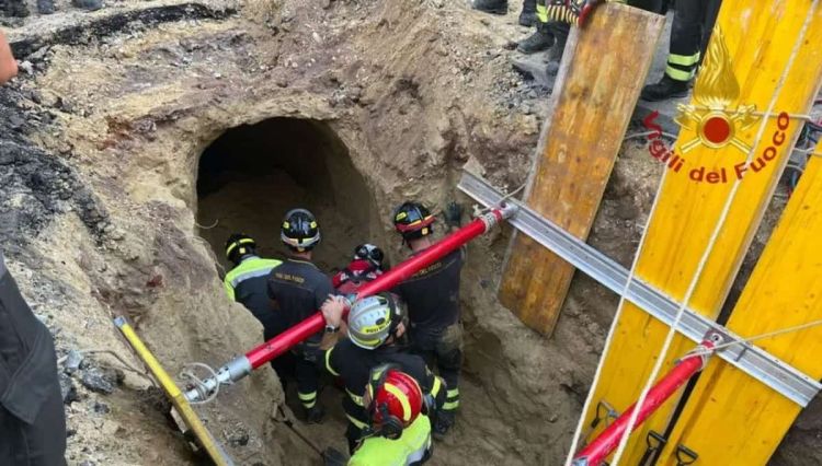 Ιταλία: Ετοίμαζε ριφιφί σε τράπεζα αλλά κατέρρευσε επάνω του η σήραγγα που έσκαβε Ιταλία: Ετοίμαζε ριφιφί σε τράπεζα αλλά κατέρρευσε επάνω του η σήραγγα που έσκαβε
