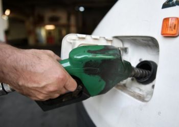 Κάτω από 2 ευρώ η αμόλυβδη σε Αττική, Θεσσαλονίκη – Πώς να καταλάβεις ότι είναι νοθευμένη