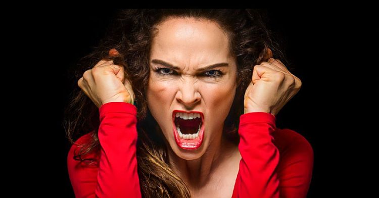 Και οι γυναίκες ασκούν βία καμιά φορά