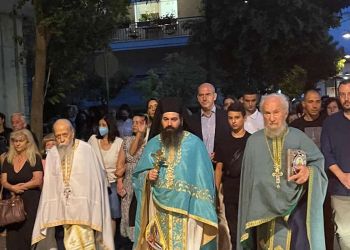 Κατερίνη: Περιφορά επιταφίου της Παναγίας στον Ιερό Ναό Αγίας Παρασκευής (φώτο)