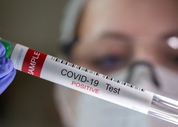 Κορονoϊός: Το έβδομο κύμα θα οφείλεται στην ακραία χαλάρωση των μέτρων